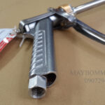 Duoi Gan Ong Sung Ap Luc.jpg