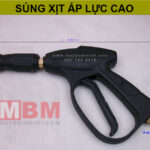 Sung Xit Rua Xe Ve Sinh Ap Luc.jpg